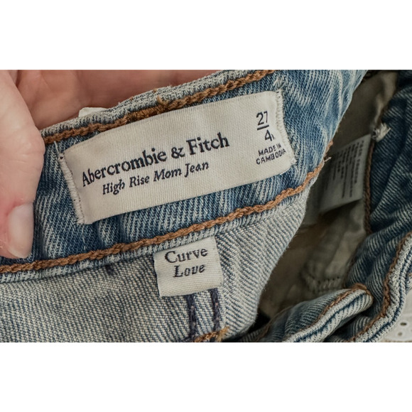 Abercrombie & Fitch The Mom High Rise Jeans Distressed Raw Hem Size 27/4R - Picture 7 of 7